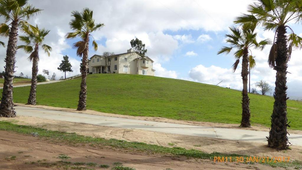 Mansion On The Hill Let 4 Rooms, 5Th Cost Extra Sage Exterior photo