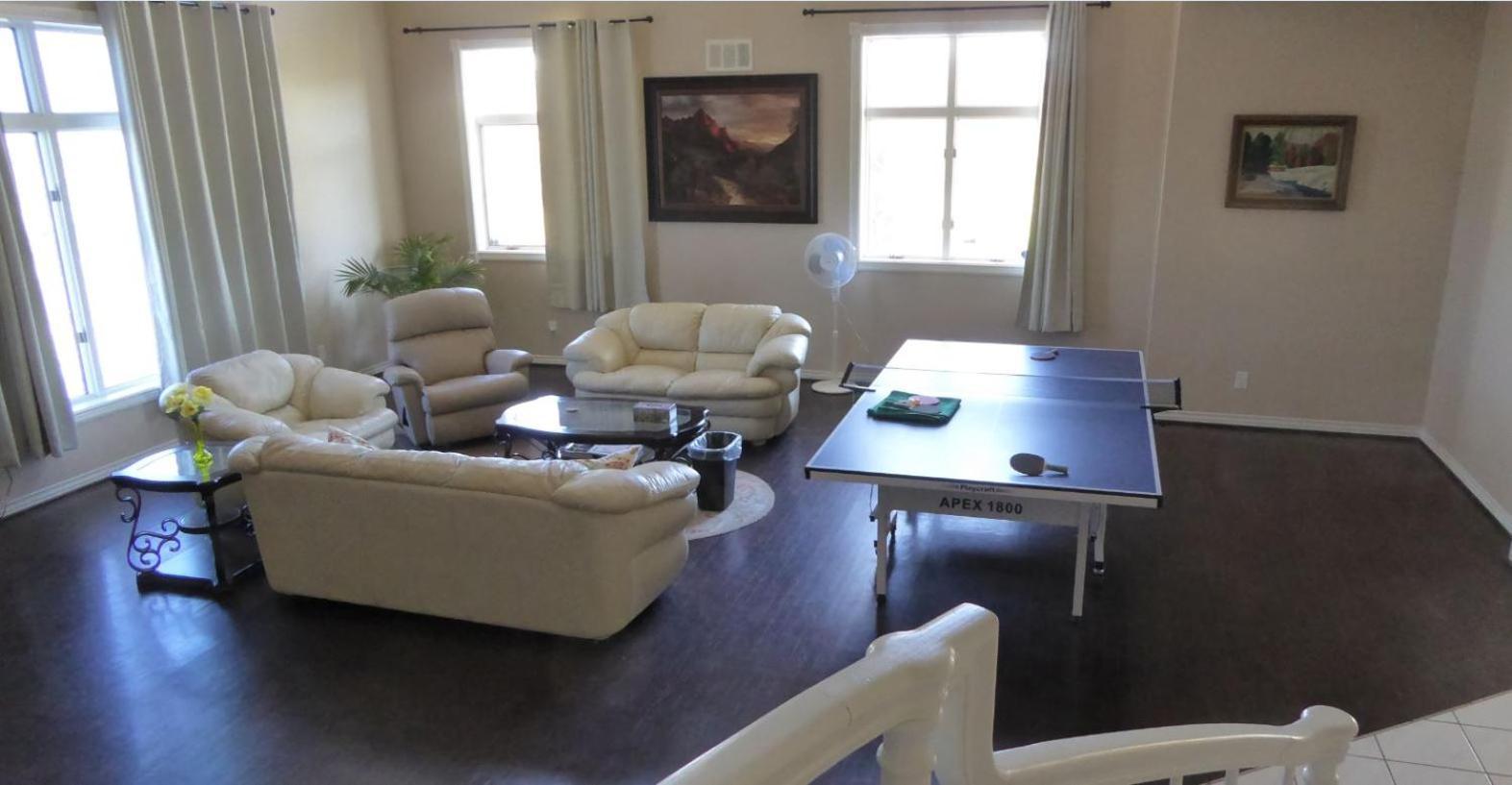 Mansion On The Hill Let 4 Rooms, 5Th Cost Extra Sage Exterior photo
